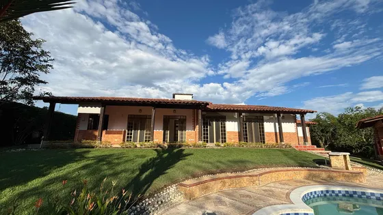 Venta Casa Campestre Sector Cerritos, En Pereira