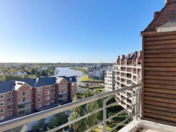 Venta Departamento Duplex 3 Dormitorios En  Miradores De La Bahia Vista Al Rio.
