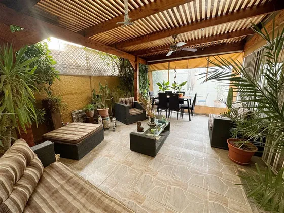 Casa En Venta De 4 Dorm. En Huechuraba