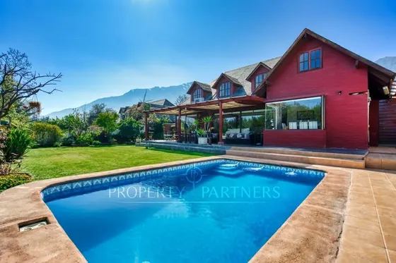 Venta De Hermosa Casa En Peñalolén, Álvaro Casanov...