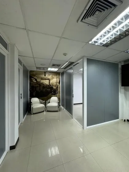 Oficina En Venta 90 M2 - Urb. Las Mercedes