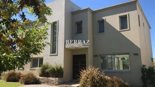 Casa Venta 4 Ambientes En Haras De Santa Maria Los Eucaliptos Escobar Lote De 800 M2