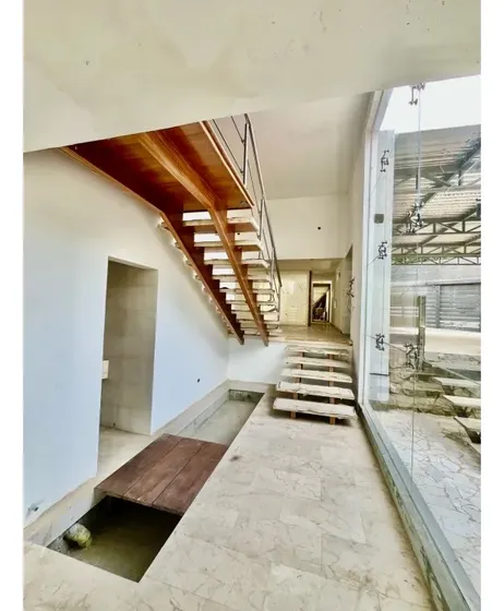 A Estrenar Casa Prados Del Este. Requiere Culminación Algunos Acabados