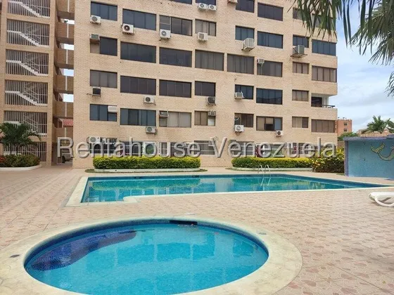 Dp - Tucacas, Apartamento 55m2, Amoblado Y Equipado, Planta.