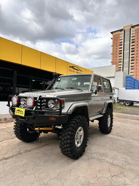 Toyota Land Cruiser Machito