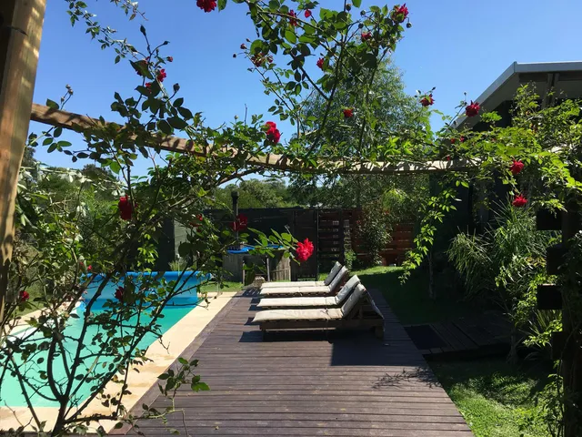 Alquiler Casa Tiny House / Bungalow / Cabaña Punta Colorada, Maldonado Con Piscina Y Tina Nórdica / 36 Mts2 Y 25 Mtrs2 De Deck - Terraza. Jardín Y Parrillero, Equipamiento Y Relax / 250m De La Playa