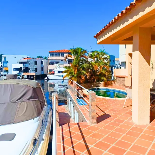 Casas Bote, Complejo Turistico El Morro, Lecheria | Venta Casa | 412 Mts2 | 4h | 6b | 2pe | 410.000$