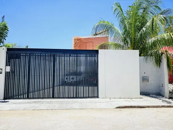 Casa En Venta En Chablekal