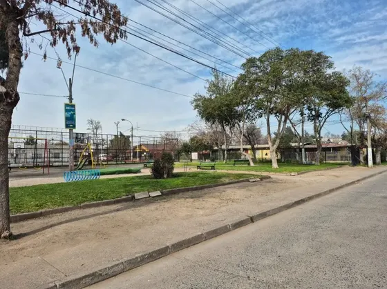Se Vende Casa Con Gran Terreno En Maipú