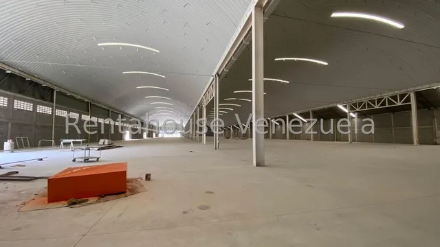 Lisbeth Delgado Vende Galpón Zona Industrial 2 Barquisimeto Cod. 25-5701 De 10 Mil Mts2 Oportunidad De Negocio