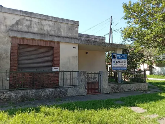 Casa  En Venta En Berazategui Oeste, Berazategui, G.b.a. Zona Sur