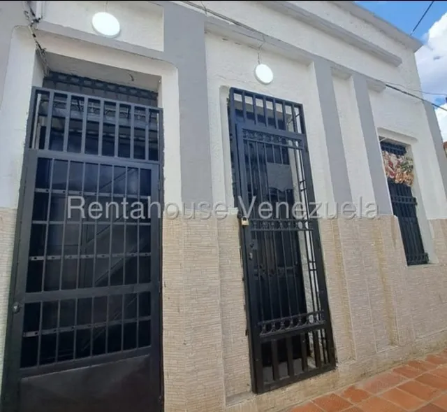 Juan Carlos González. Renta House Carabobo Alquila Casa Para Uso Comercial Urb. Los Colorados Valencia Mls #25-14887 Rah/jcg.