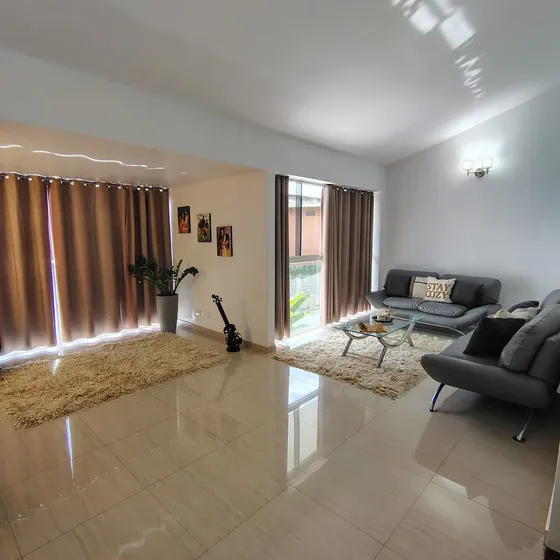 Bella Y Confortable Propiedad Urb. Lomas De La Trinidad Caracas