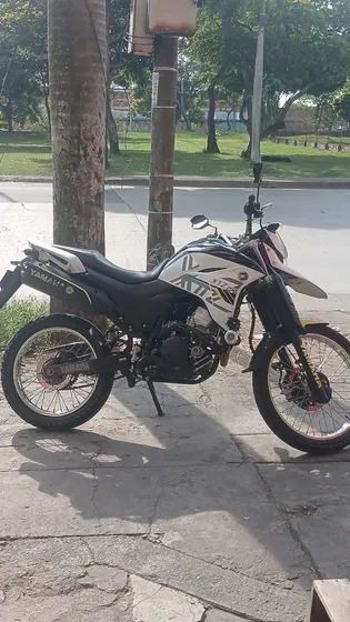 Hermosa Xtz 250 Color Blanco, Llantas Al 80% De Cali