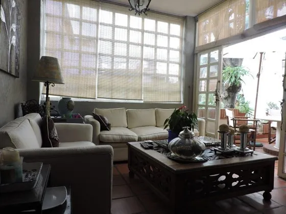 Amplia Y Espaciosa Casa En Venta Con Zonificacion Residencial Y Comercial - Urb. La Florida 