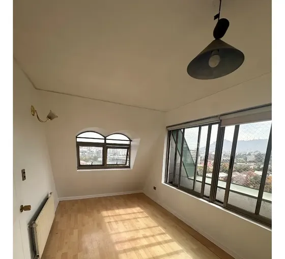 Duplex 106 M2, 3d, 2b Est; Bod