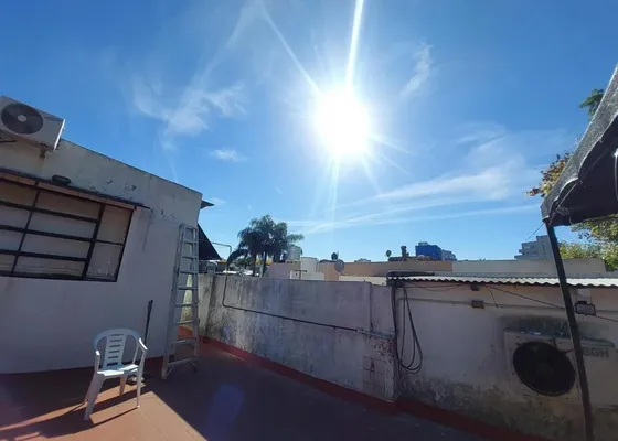 Alquiler Monoambiente Con Gran Terraza Rodeada De Verde, Todo Sol, Barrio Chacarita.