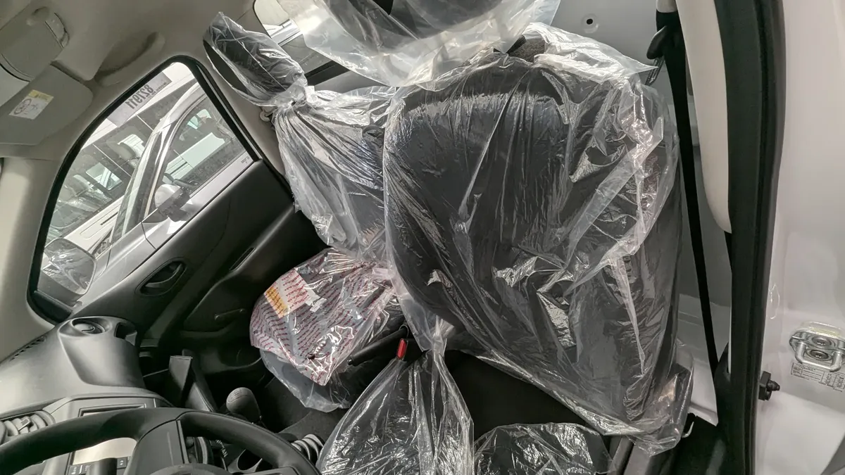 Nissan Np300 2026 2.5 Chasis Cabina Mt Vdc