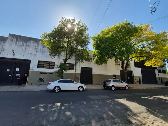 Depósito En Alquiler | Gual 2444, Nueva Pompeya | 2.400 M²