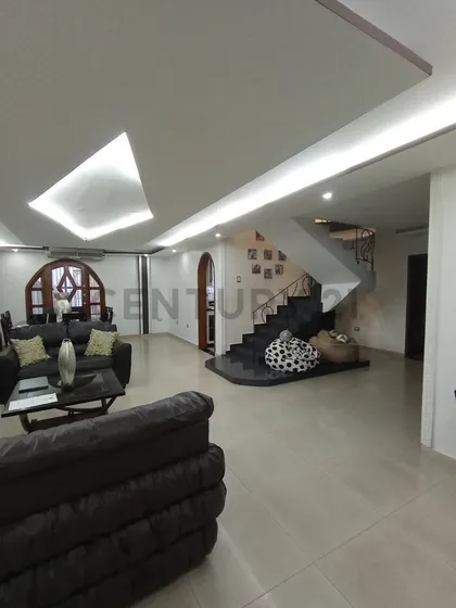 Casa Amoblada Con Acabados Modernos Y Lujosos