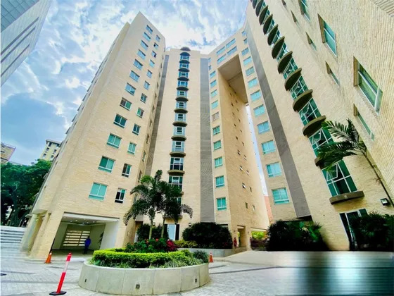 En Alquiler. Apartamento 3h/2½/2p. 135m2. Urb.el Rosal