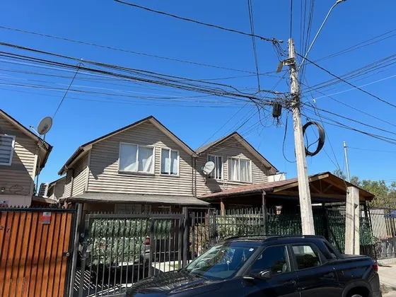 Casa 2 Pisos 3 Dormitorios 2 Baños, Rinconada De Maipú
