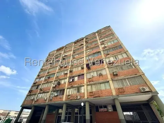 Oficina En Venta Edif Centro Civico Profesional Ubicado En Barquisimeto, Codigo 2 5 1 5 7 5 2, Mildred, Oficina En Venta En Barquisimeto - Oportunidad Única. Ubicada En Una Zona Privilegiada