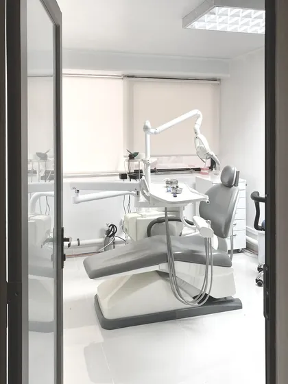 Box Dental En Oficina, Por Jornada, Equipado E Instrumental.
