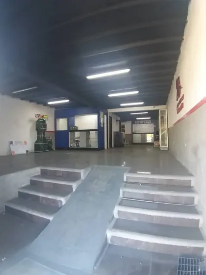 Yosmar Y Fernando Venden Local Comercial Y Galpon Ubicado Av. Principal Universidad Barbula Naguanagua.