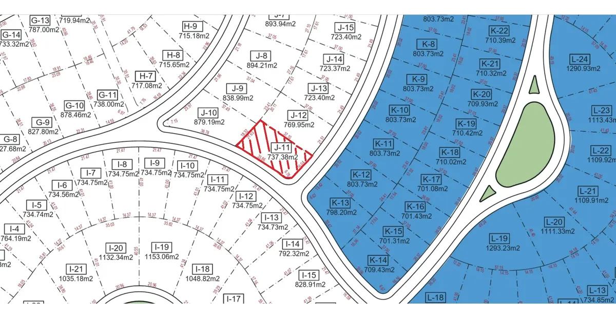 Plot in Abril Sur, Internal Area of 737 m², Financing Available (30%)
