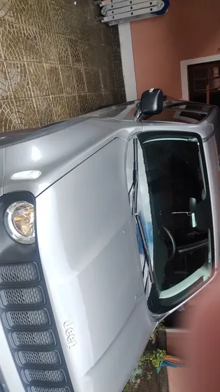 Jeep Renegade 1.8 Flex Aut. 5p