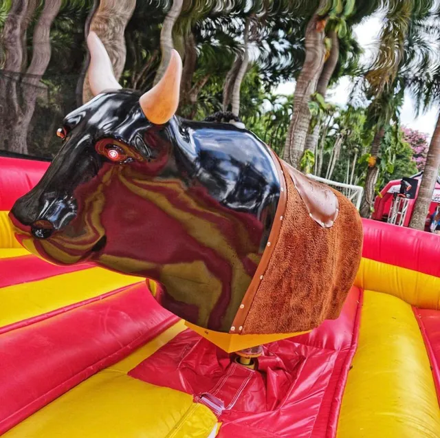 Toro Mecánico Para Tus Eventos / Alquiler.