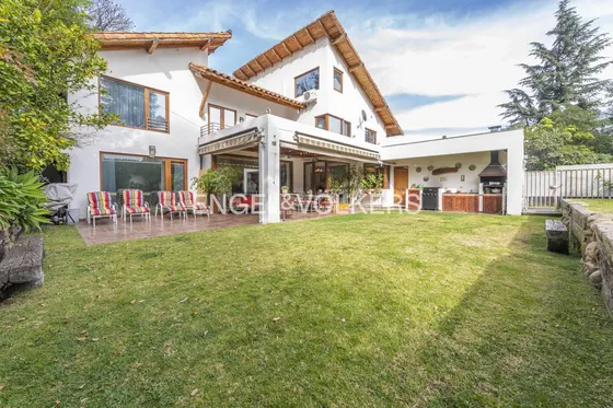 Exclusiva Casa En Condominio En La Reina Alta