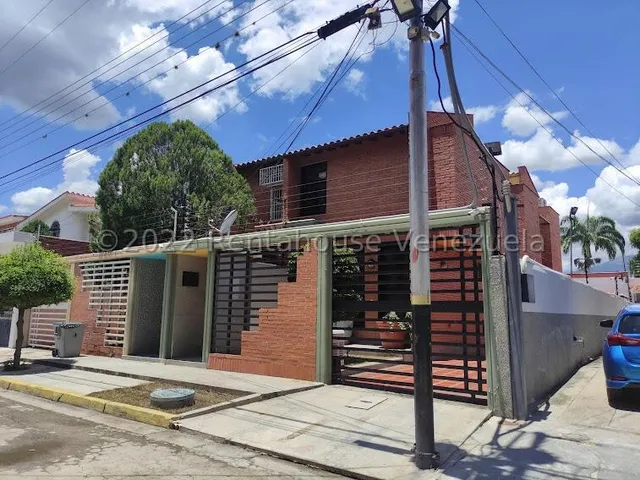 Vendo Hermosa Casa Ubicada En San Pablo Turmero, Cód. 25-13608 Myc