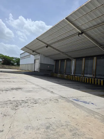 En Alquiler Galpón 12.000 Mts2 Zona Industrial  Los Guayos Ärea De Oficinas Y Baños Condominio Privado Con Vigilancia Solo Clientes Rp