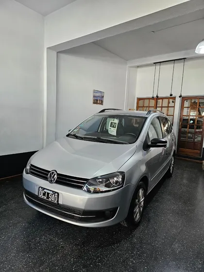 Volkswagen Suran 1.6 Trendline 11b