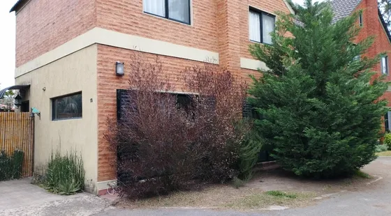 Casuarinas 3, Dueño Vende Casa + Dto. O Quincho Con Piscina 