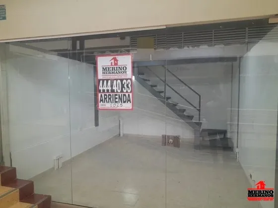 Local En Arriendo En Centro. Cod A6025