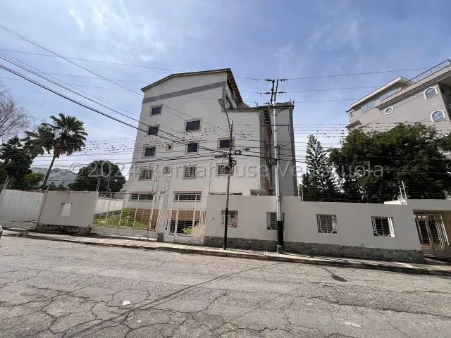 Apartamento En Venta Av Las Delicias Maracay Edificio Nuevo Piso Bajo De Oportunidad Zona Norte Kg:24-28434