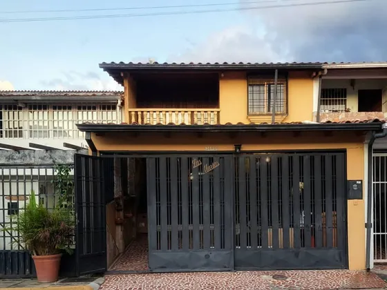 Casa En Venta En Altos De Paramillo