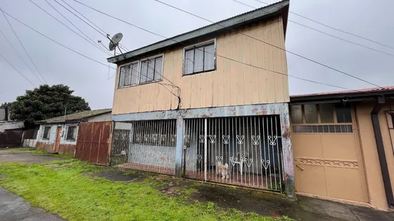 Amplia Casa En Barrio Norte