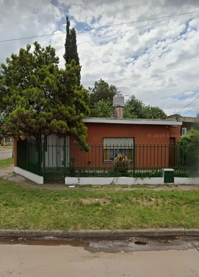 Casa En Esquina - Gran Parque - 2 Cocheras - 2 Dormitorios 
