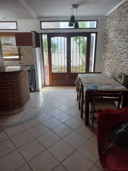Alquiler De Casa Dos Habitaciones Con Patios
