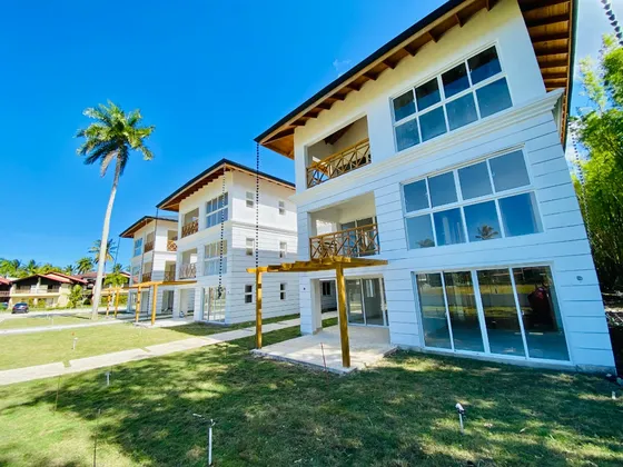 Apartamentos De 2 Habitaciones En Venta, Segunda Línea De Playa Dorada, Puerto Plata