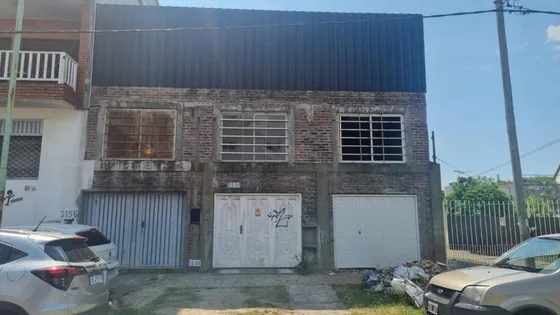 Edificio Comercial En Venta - 2 Dormitorios 4 Baños - Lomas De Zamora