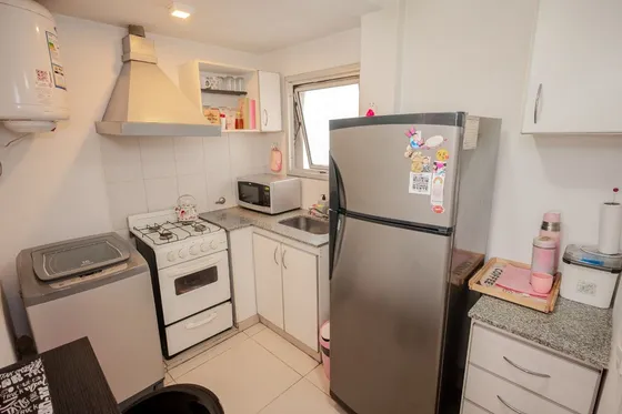 Venta Monoambiente Con Subdivisión. Caseros Centro