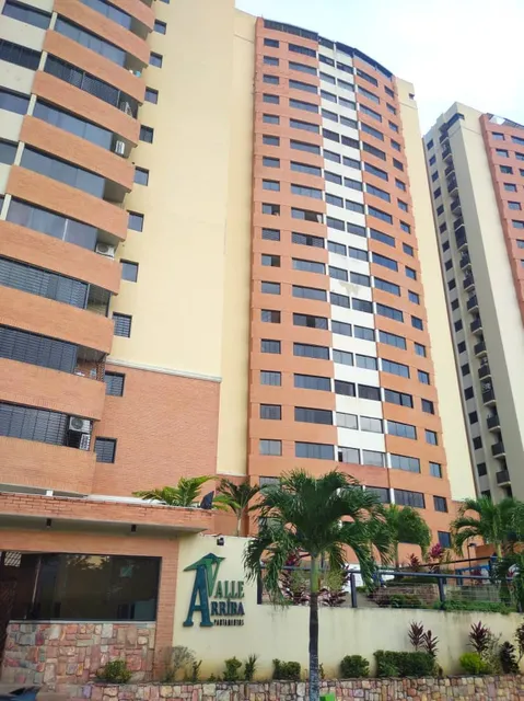Sky Group Vende Amplio Apartamento En Naguanagua Urb. Palma Real, Sector Mañongo, Conjunto Residencial Valle Arriba. Ina-462