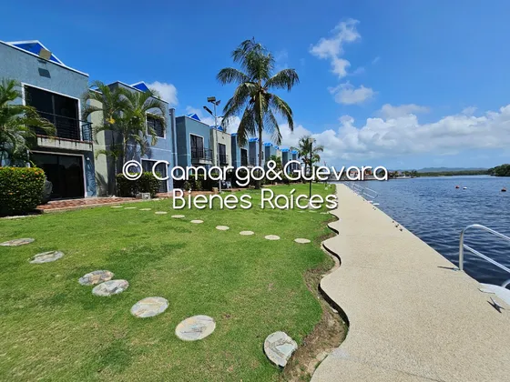 Townhouse En Higuerote Puerto Encantado