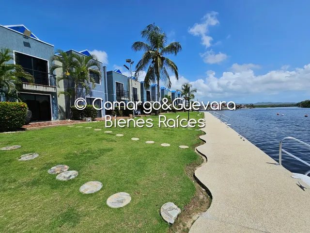 Townhouse En Higuerote Puerto Encantado