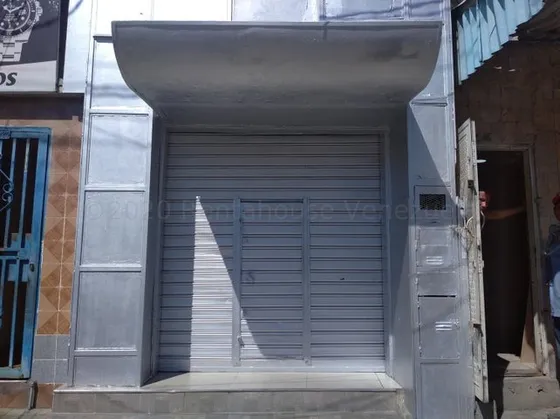 Amplio Local Comercial A Pocos Metros Del Terminal De Barquisimeto, A Pie De Calle, Con Potencial Comercial, Salon De Belleza, Mini Market, Tienda De Repuestos, 2 3 - 2 5 4 1 3, Francisco Rojas!!